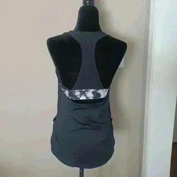 Fabletics Womens Black and White Eco-Conscious Built-In Bra Tank S - Picture 6 of 15